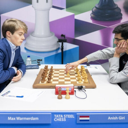 Первый день шахматного турнира Tata Steel: Гукеш одерживает победу над Гири в дебютной партии в качестве чемпиона мира