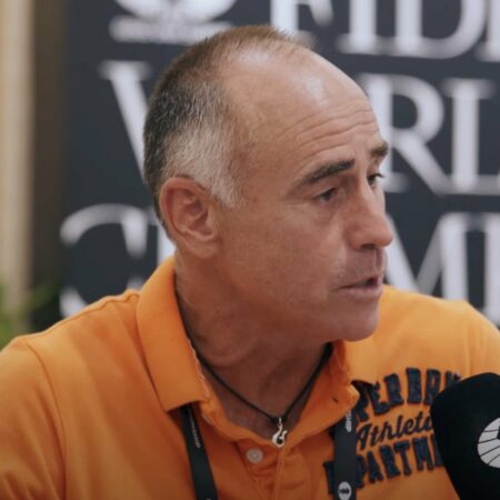 Поддержка Пэдди Аптона помогла Гукешу завоевать титул чемпиона мира по шахматам