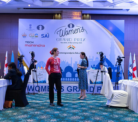 Гран-при ФИДЕ среди женщин в Пуне — Старт!