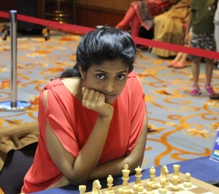 Харика Дронавалли на турнире Chennai Grand Masters: Радость матери, когда дочь видит её шахматный мир
